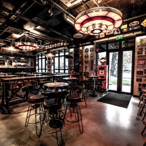 Pivo i kobaja Garage-16