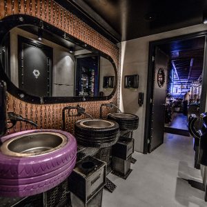 Pivo i kobaja Garage-30